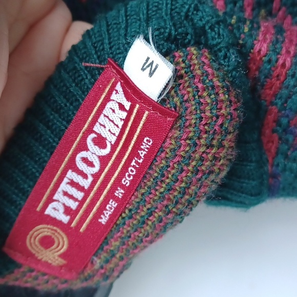 Pitlochry of Scotland Shetland Wool Fair Isle Cardigan sweater, M, 21"PTP, 26"L - Picture 5 of 6